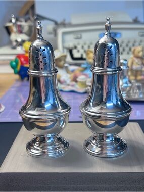 VINTAGE 1930-1950 Webster 100% Solid Sterling Silver Salt & Pepper Shakers Set